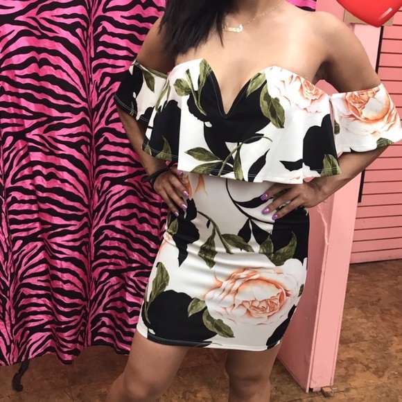 Dress - Picture 2 of 3